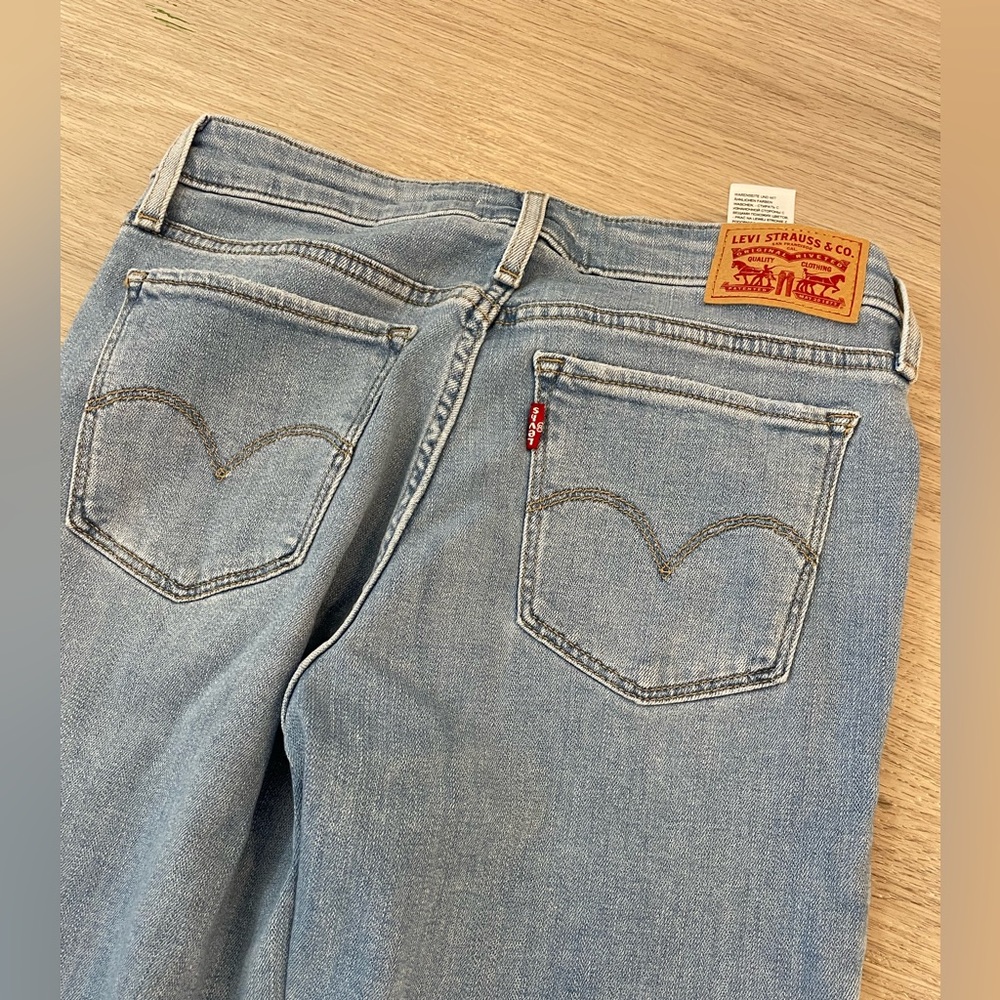 LEVIS 711 Light Blue Distressed Skinny Jeans. Size 26 - Picture 4 of 11